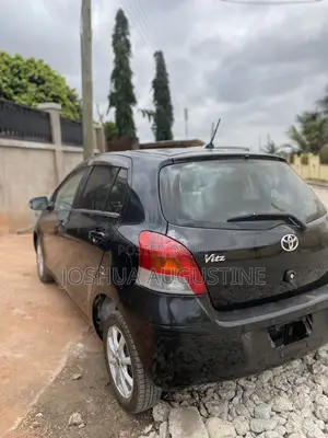 Toyota Vitz 2010 Black
