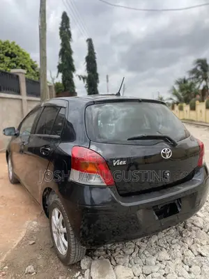 Toyota Vitz 2010 Black