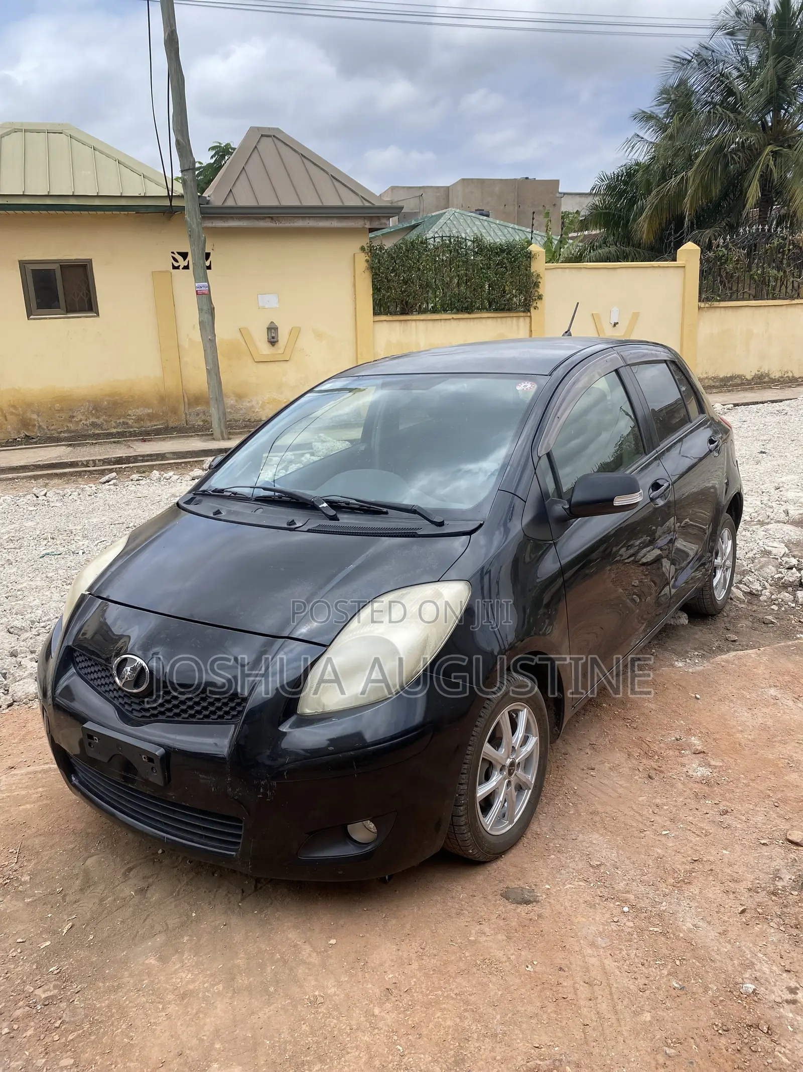 Toyota Vitz 2010 Black