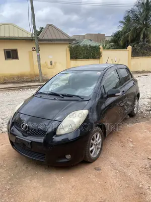 Toyota Vitz 2010 Black