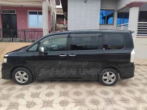 Toyota Voxy X 2WD 8-Seater 2012 Black