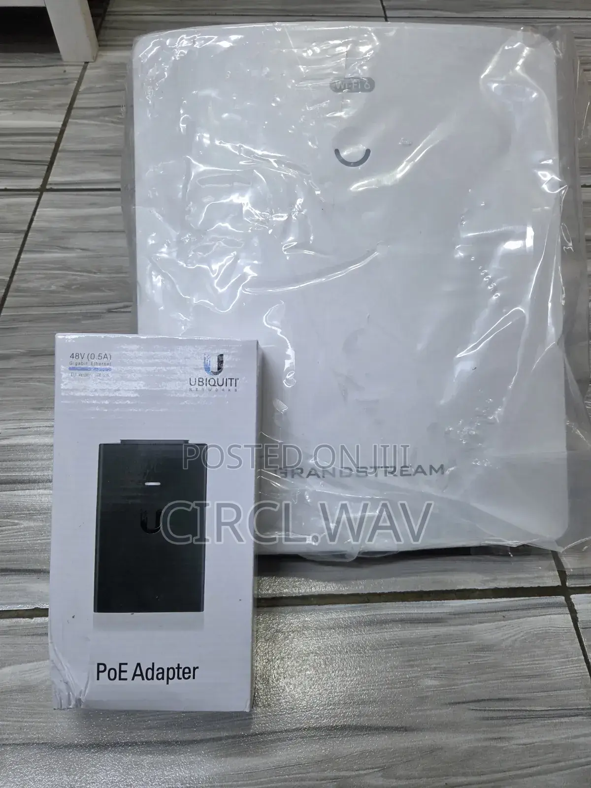 Grandstream GWN7660ELR Outdoor AX3000 Wi-Fi 6 + 48V PoE Adapter