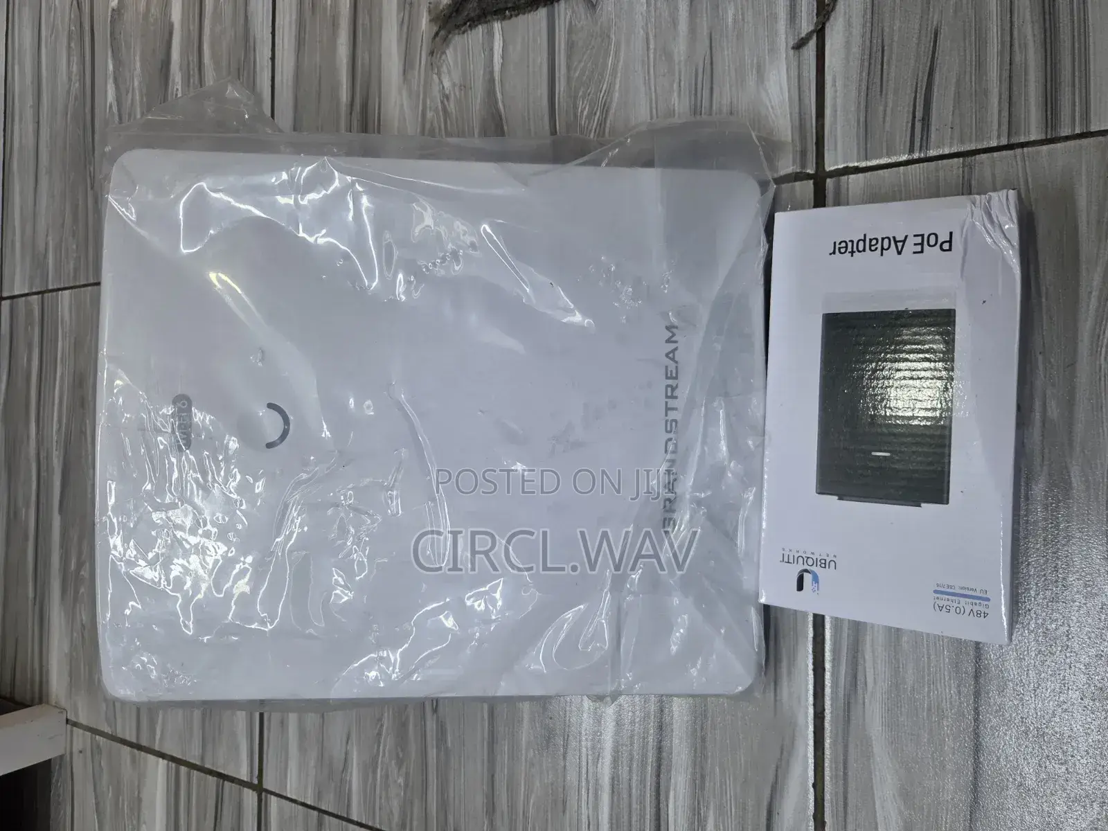 Grandstream GWN7660ELR Outdoor AX3000 Wi-Fi 6 + 48V PoE Adapter