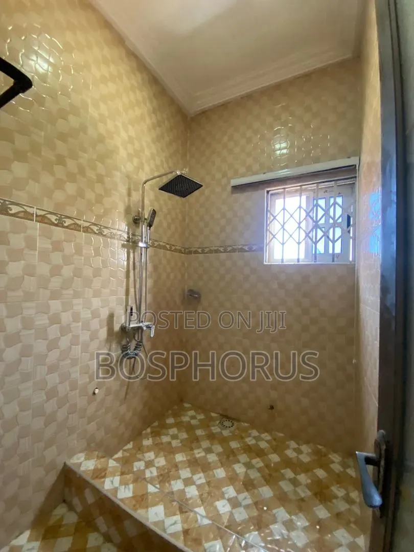 2bdrm Apartment in Dansoman Exhibition for rent