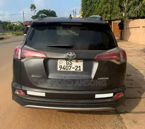 Toyota RAV4 Limited 4dr SUV (2.5L 4cyl 6A) 2018 Gray