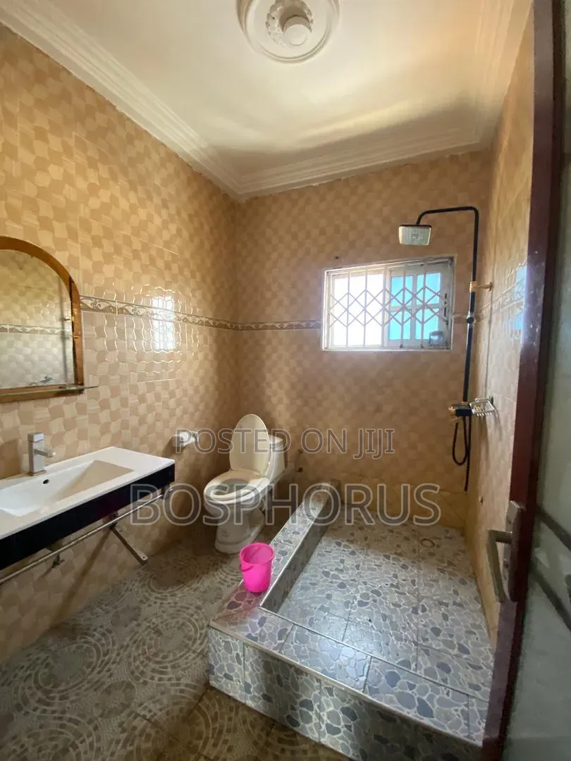 1bdrm Apartment in Dansoman Exhibition for rent