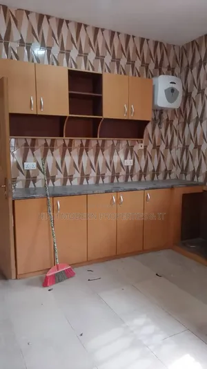 2bdrm Apartment in High Modern, New Town for rent