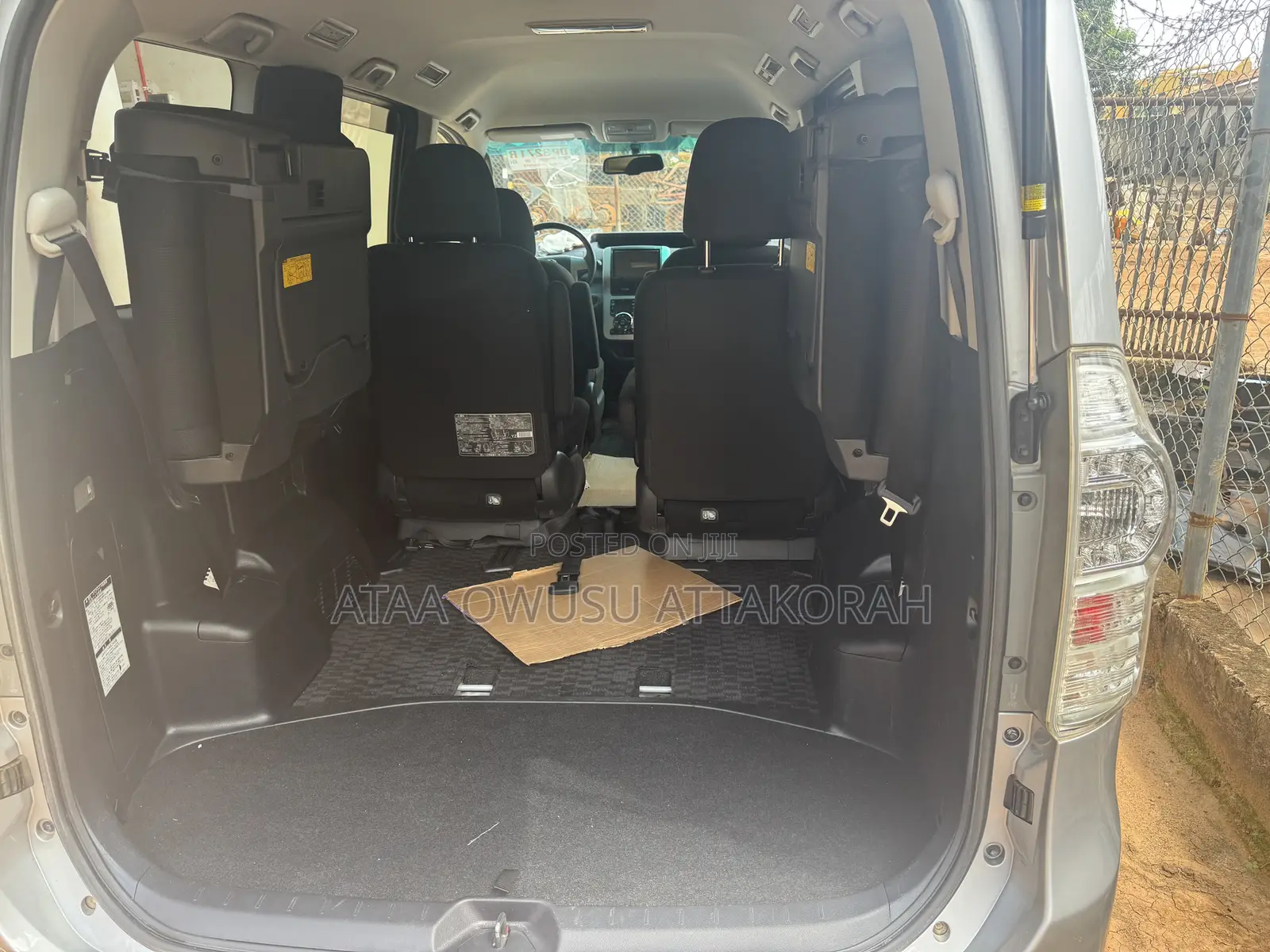 Toyota Voxy 2013 Silver