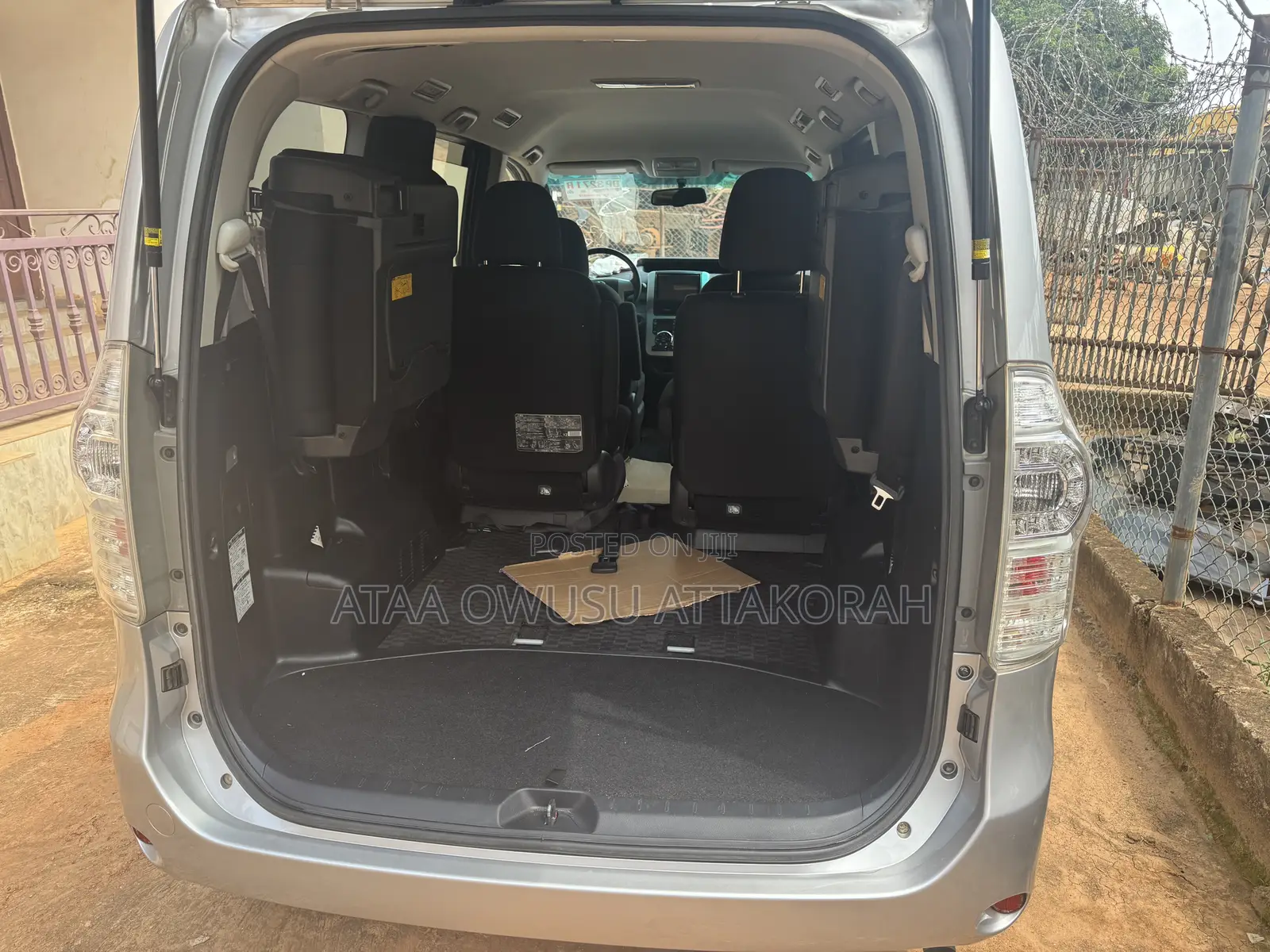 Toyota Voxy 2013 Silver