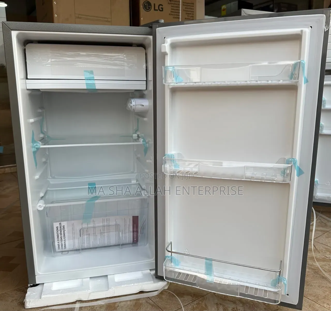 Roch Stylish and Efficient Glassed Table Top Refrigerator 90 Liters