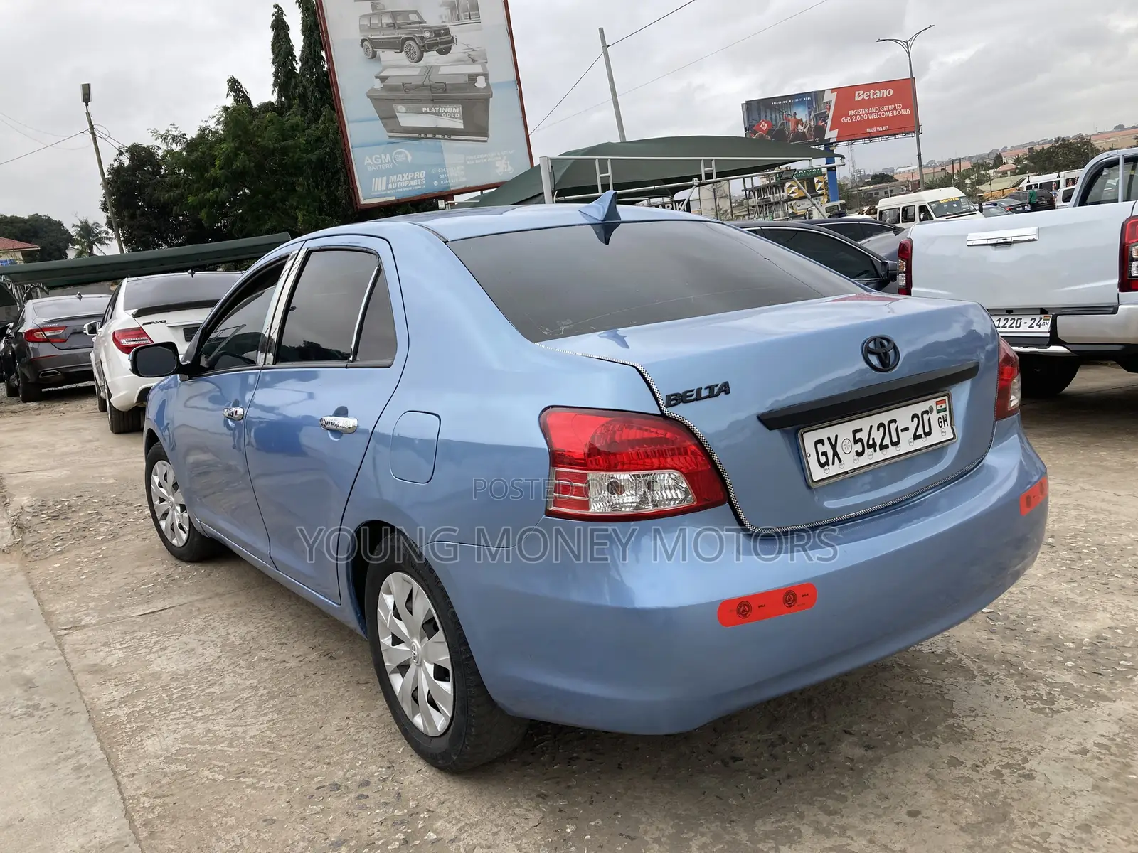 Toyota Belta 2010 Blue