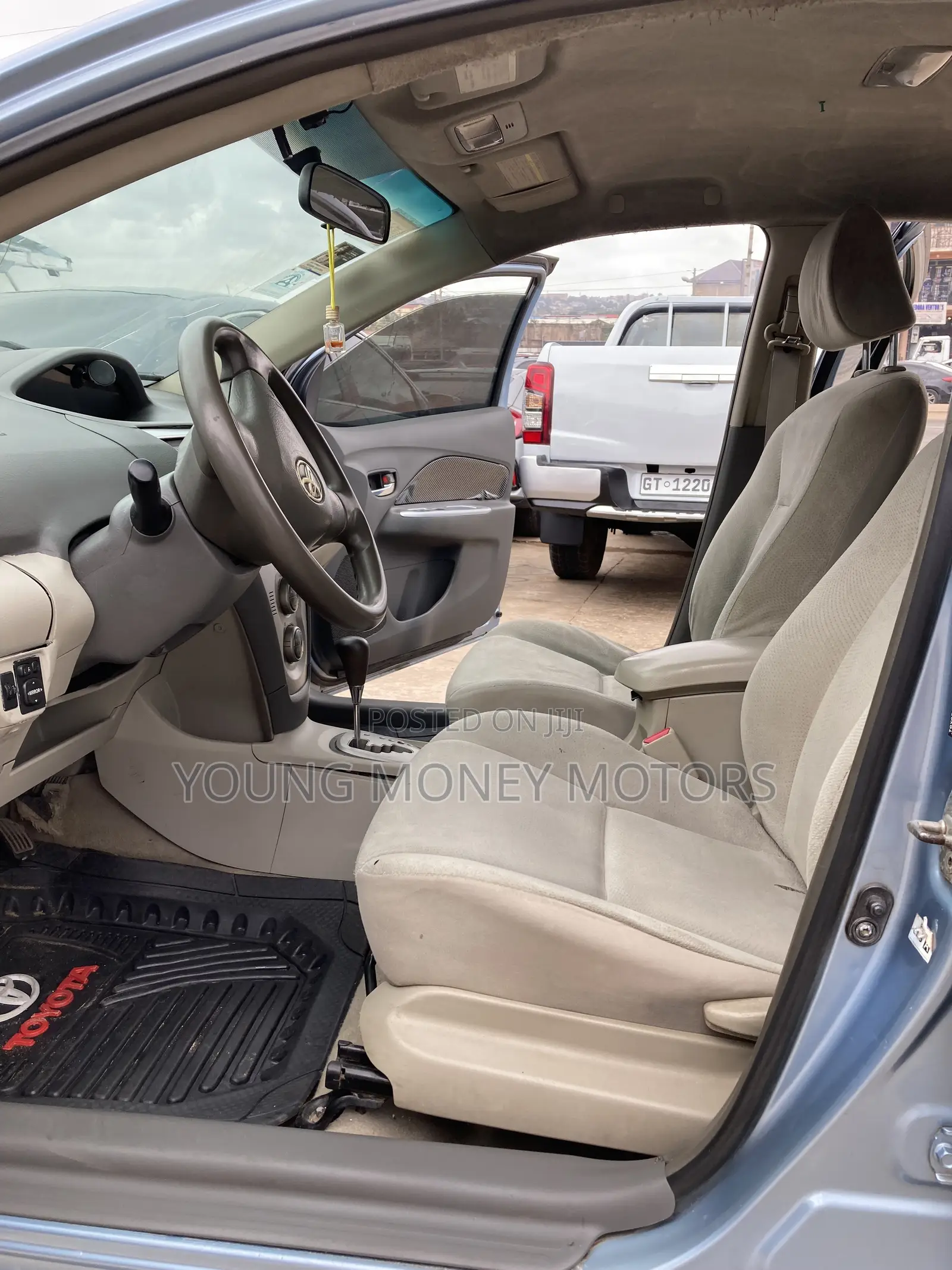 Toyota Belta 2010 Blue