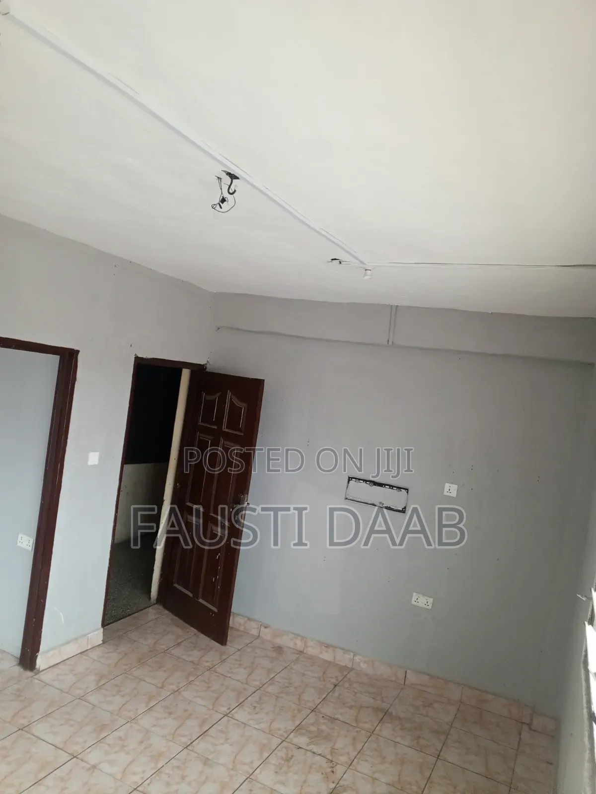 1bdrm Apartment in Chamber And Hall, Circle Station Area for rent