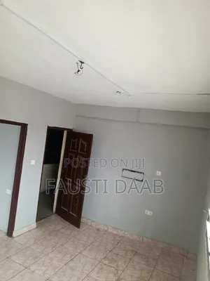 1bdrm Apartment in Chamber And Hall, Circle Station Area for rent
