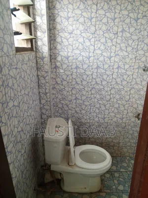 1bdrm Apartment in Chamber And Hall, Circle Station Area for rent