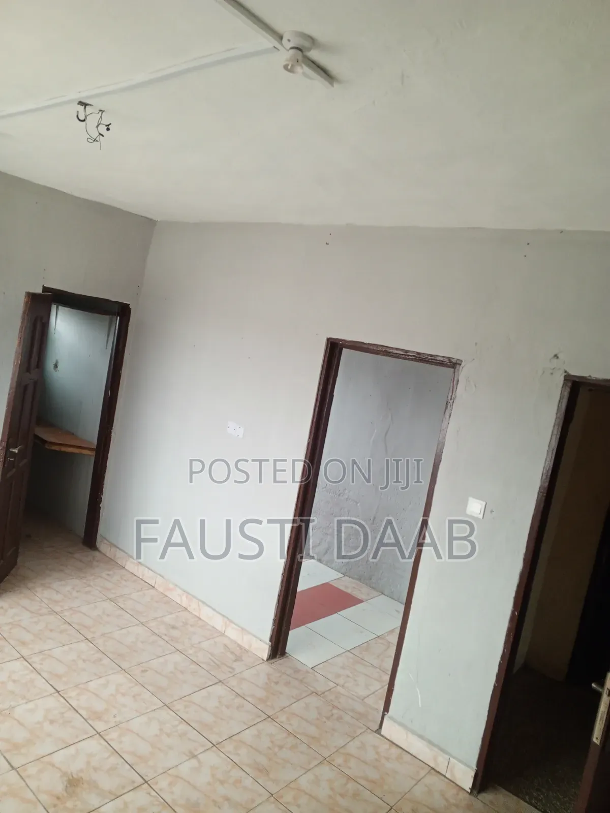 1bdrm Apartment in Chamber And Hall, Circle Station Area for rent