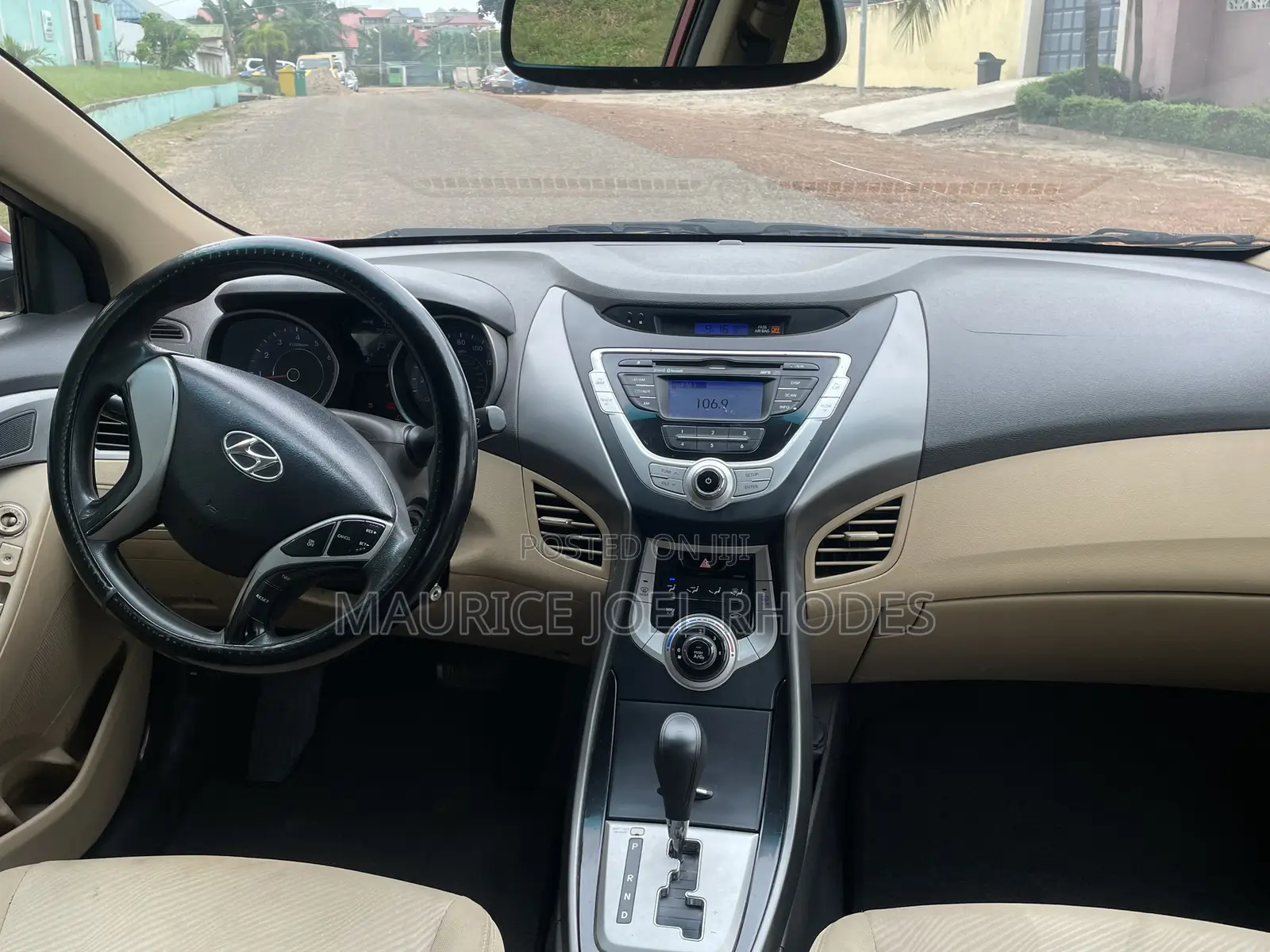 Hyundai Elantra 2011 Red