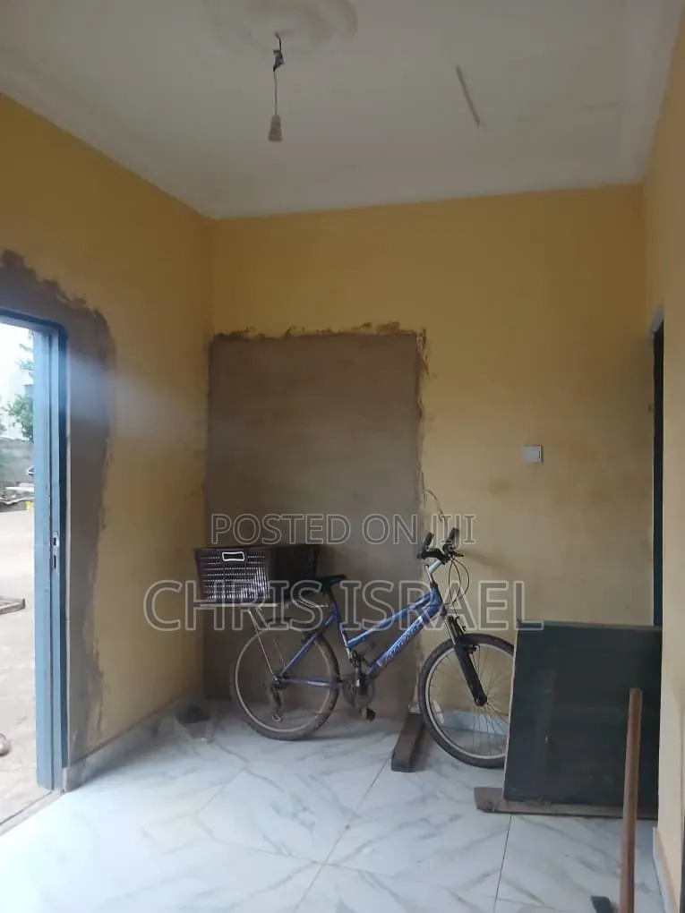 1bdrm Bedsitter in Oyibi Estate, Malejor for rent