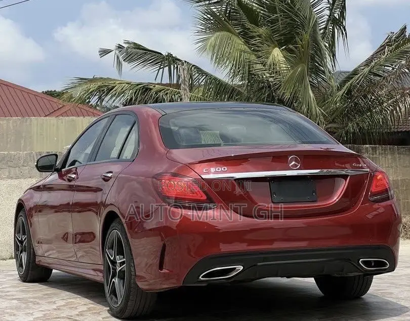 Mercedes-Benz C300 2020 Red