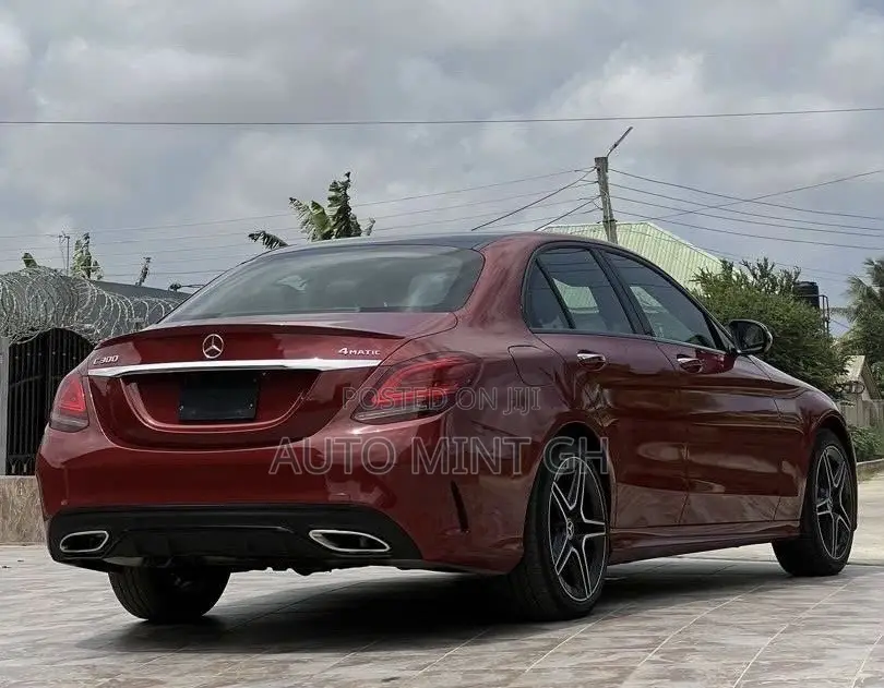 Mercedes-Benz C300 2020 Red
