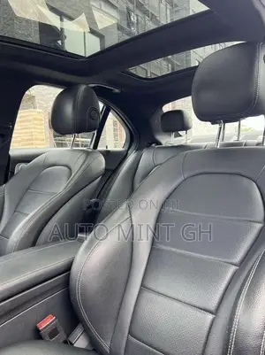 Mercedes-Benz C300 2020 Red