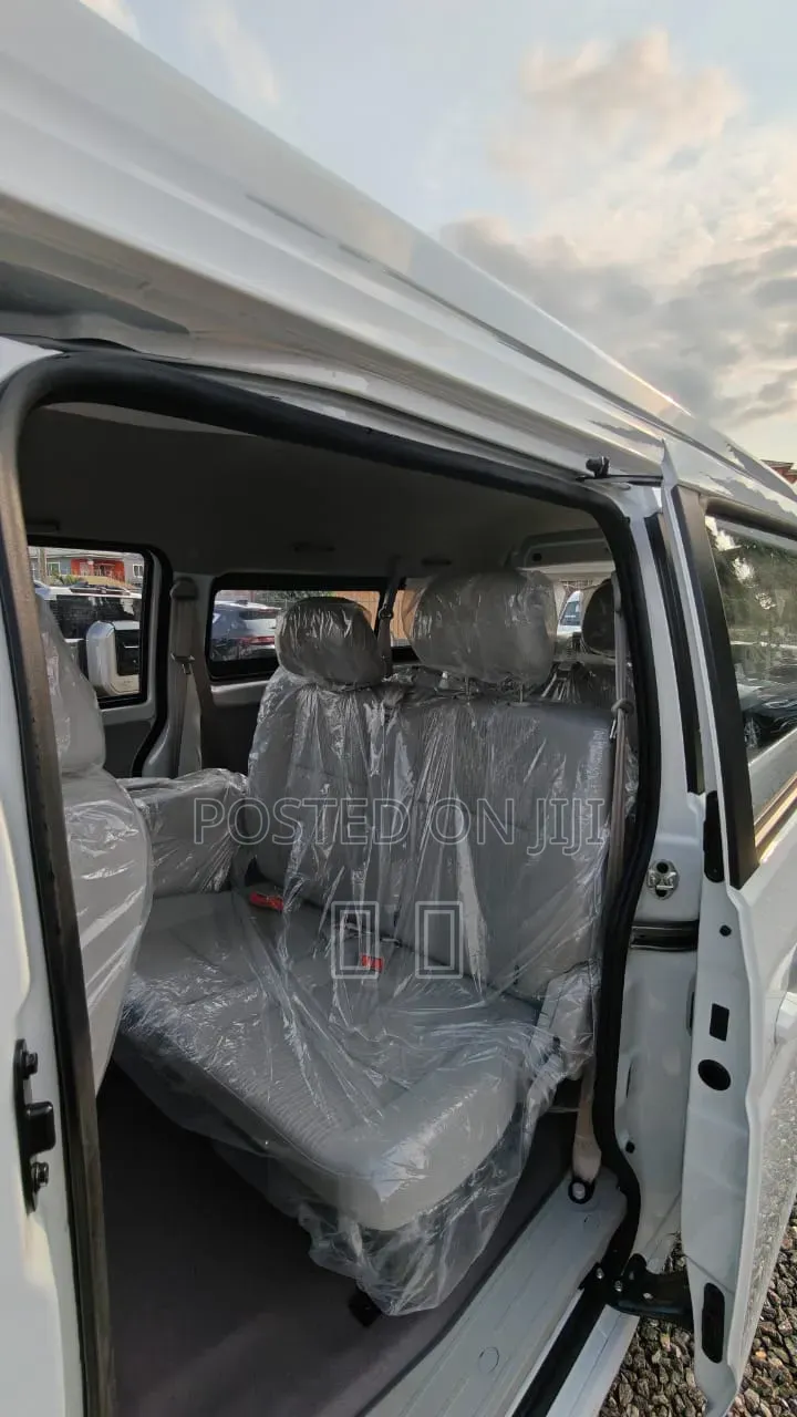 New Bus 2025 White