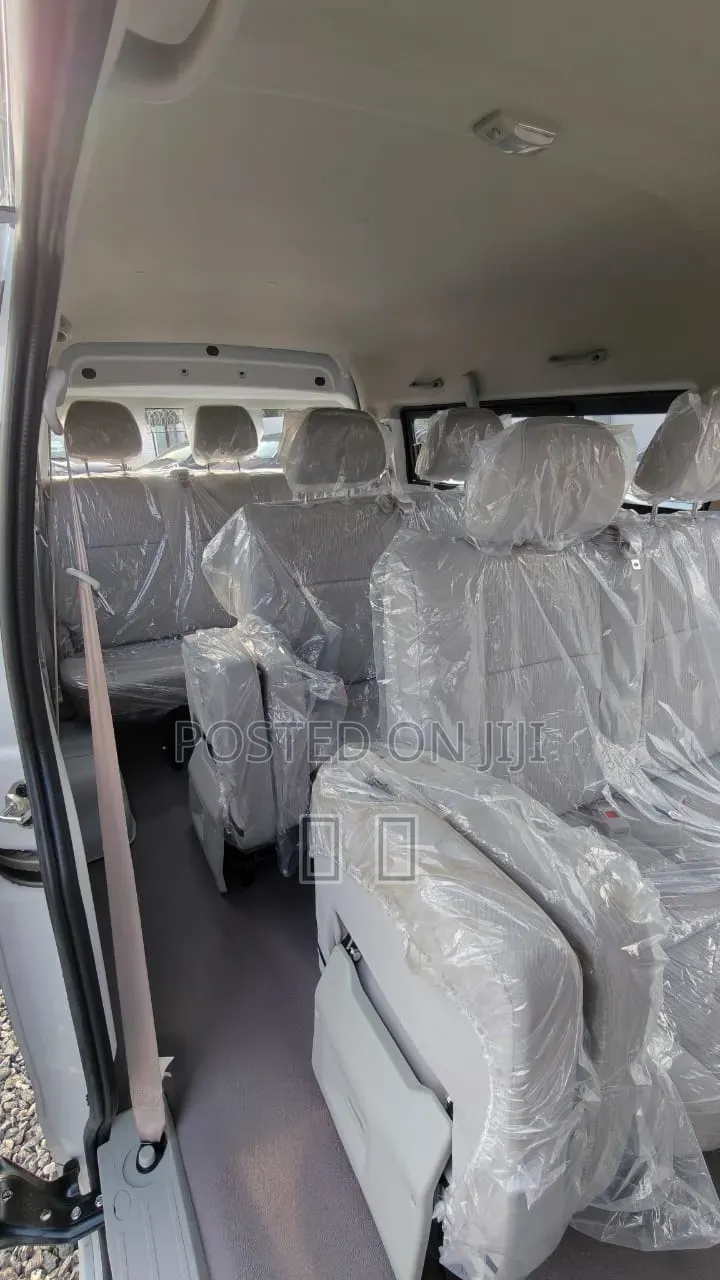 New Bus 2025 White