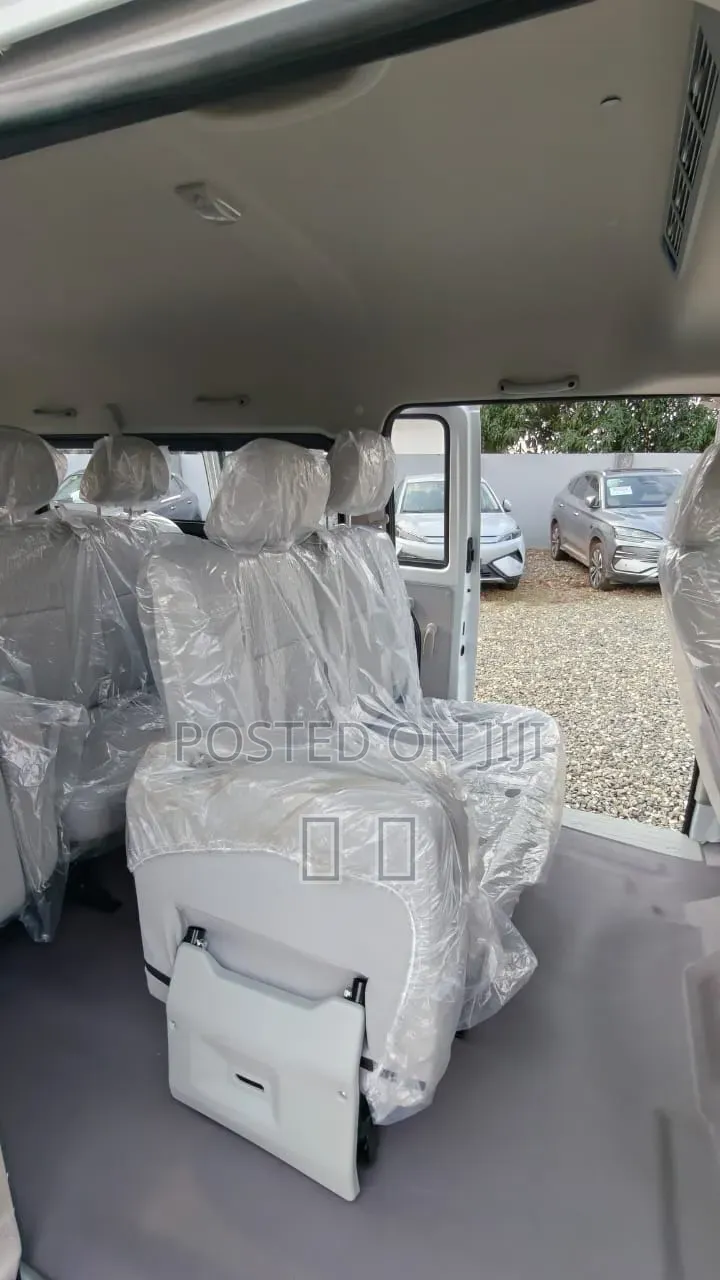 New Bus 2025 White