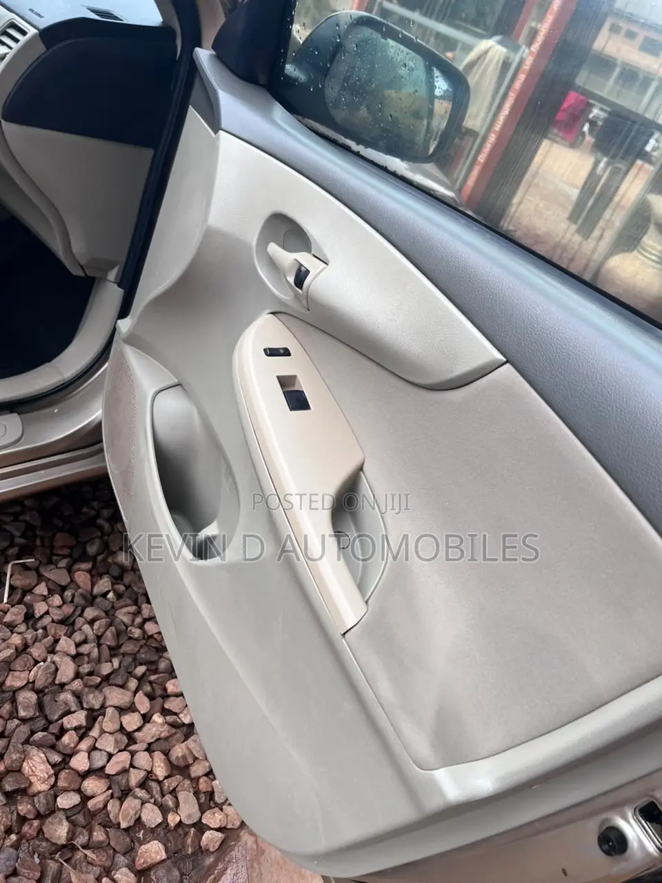 Toyota Corolla LE 4dr Sedan (1.8L 4cyl 4A) 2010 Gold