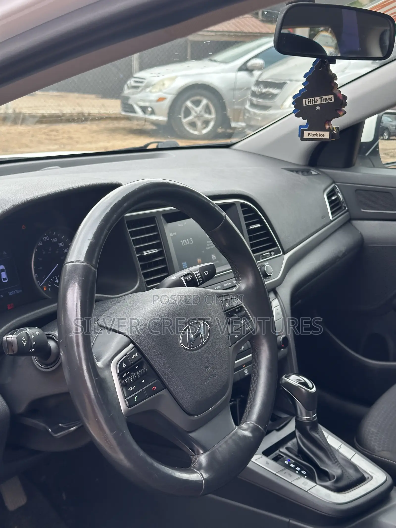 Hyundai Elantra SE Sedan FWD (2.0L 4cyl 6M) 2017 White