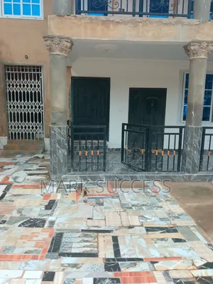 3bdrm Apartment in Old Barrier for rent