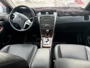Toyota Corolla LE 4dr Sedan (1.8L 4cyl 4A) 2012 Silver