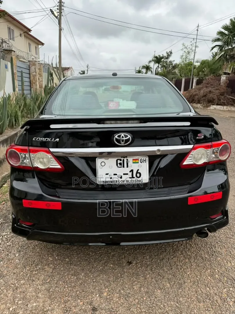 Toyota Corolla 2011 Black