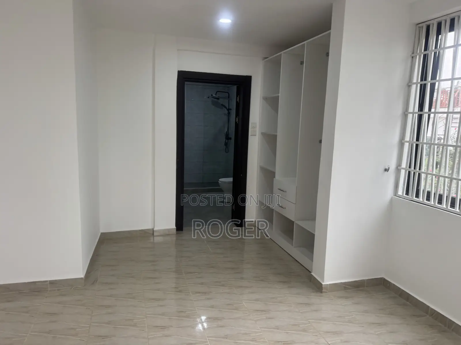 7bdrm Mansion in Labone for rent