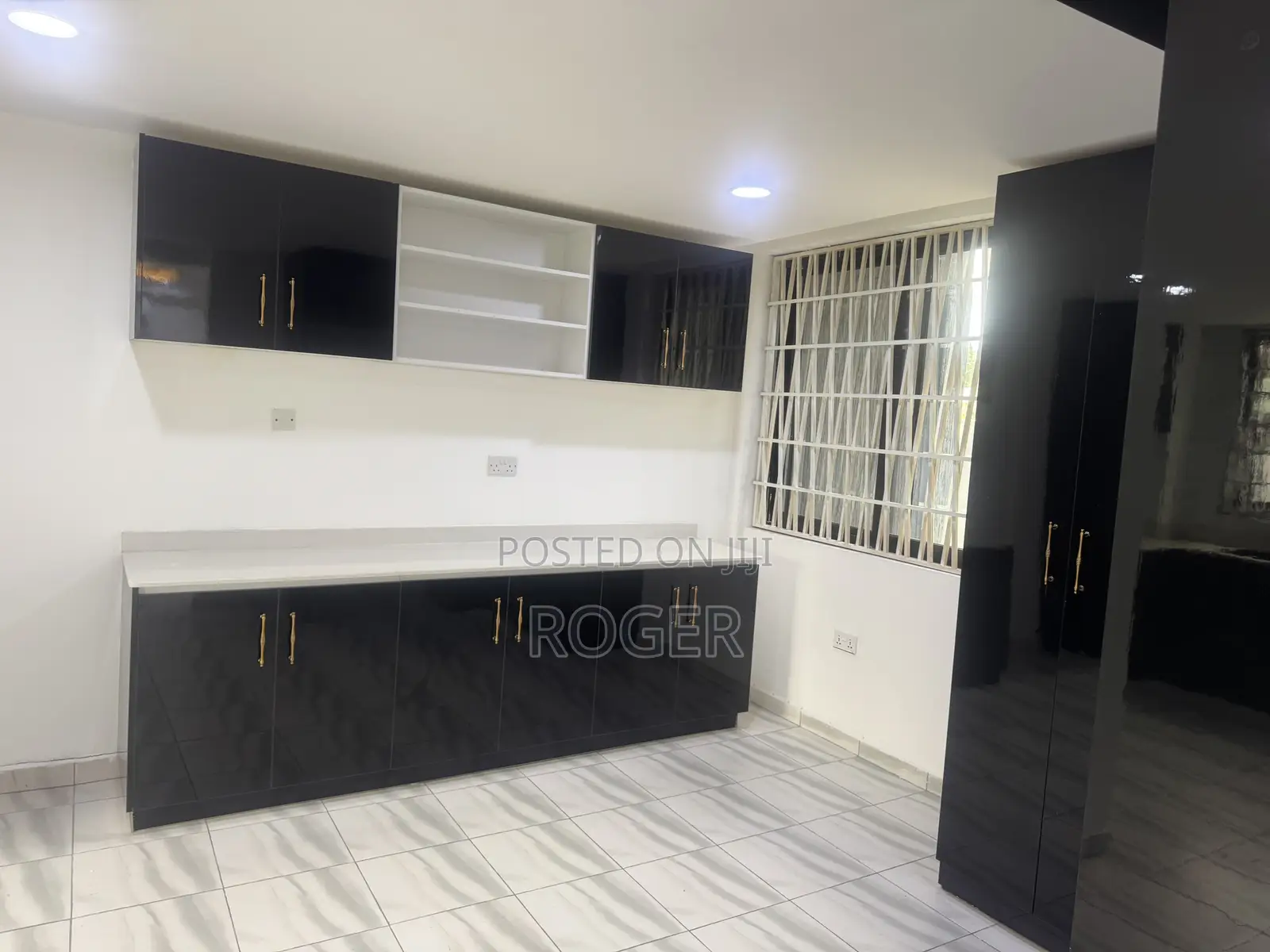 7bdrm Mansion in Labone for rent