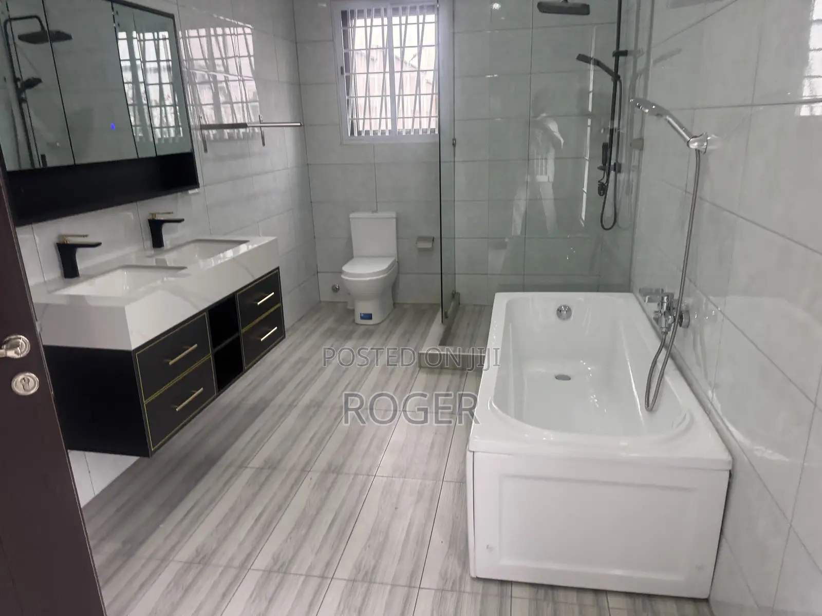 7bdrm Mansion in Labone for rent