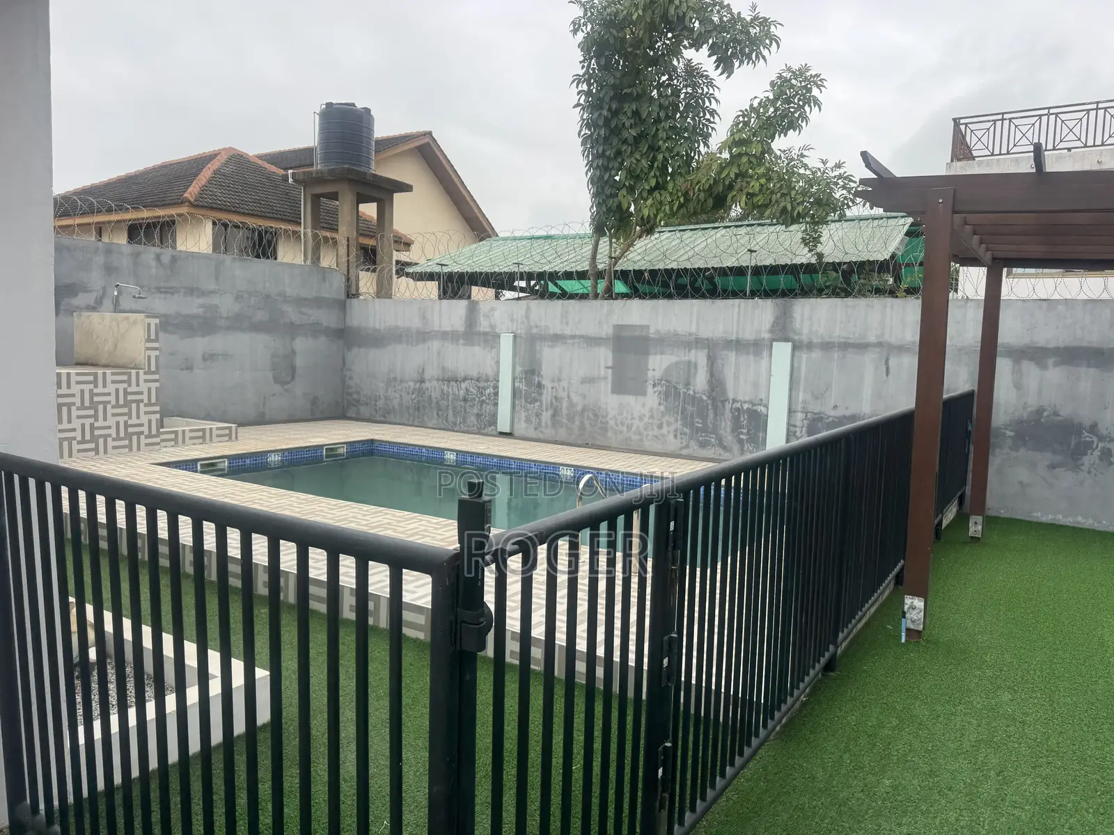 7bdrm Mansion in Labone for rent