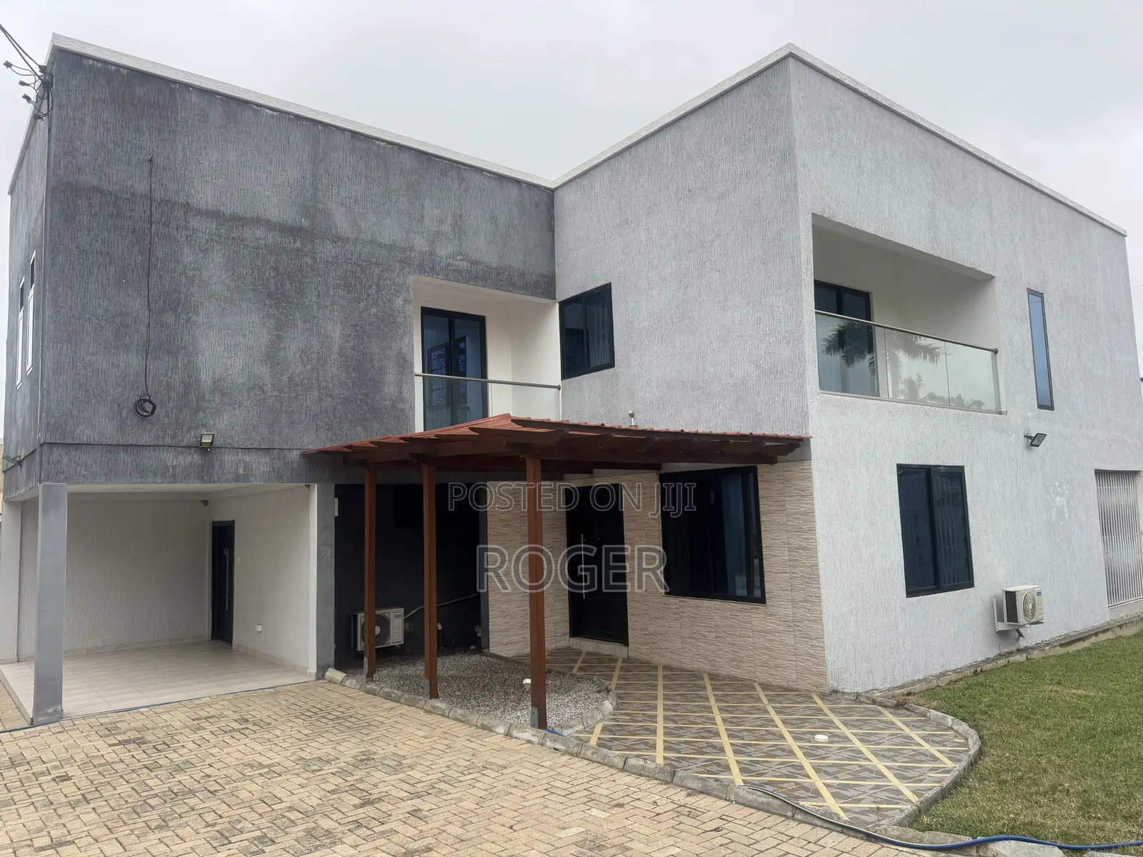 7bdrm Mansion in Labone for rent