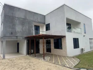 7bdrm Mansion in Labone for rent