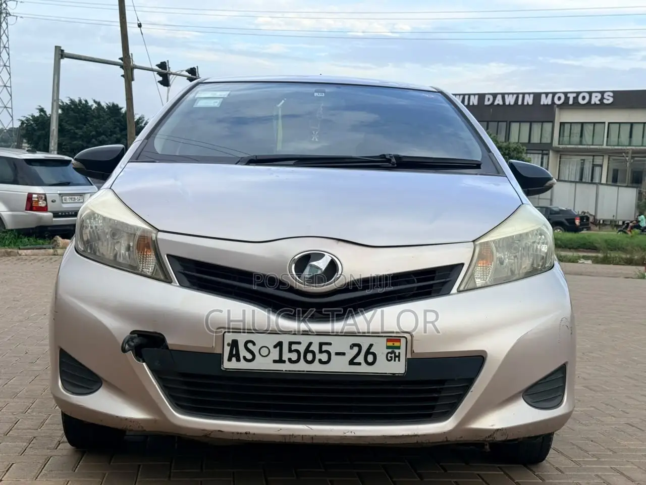 Toyota Vitz 2012 Off white