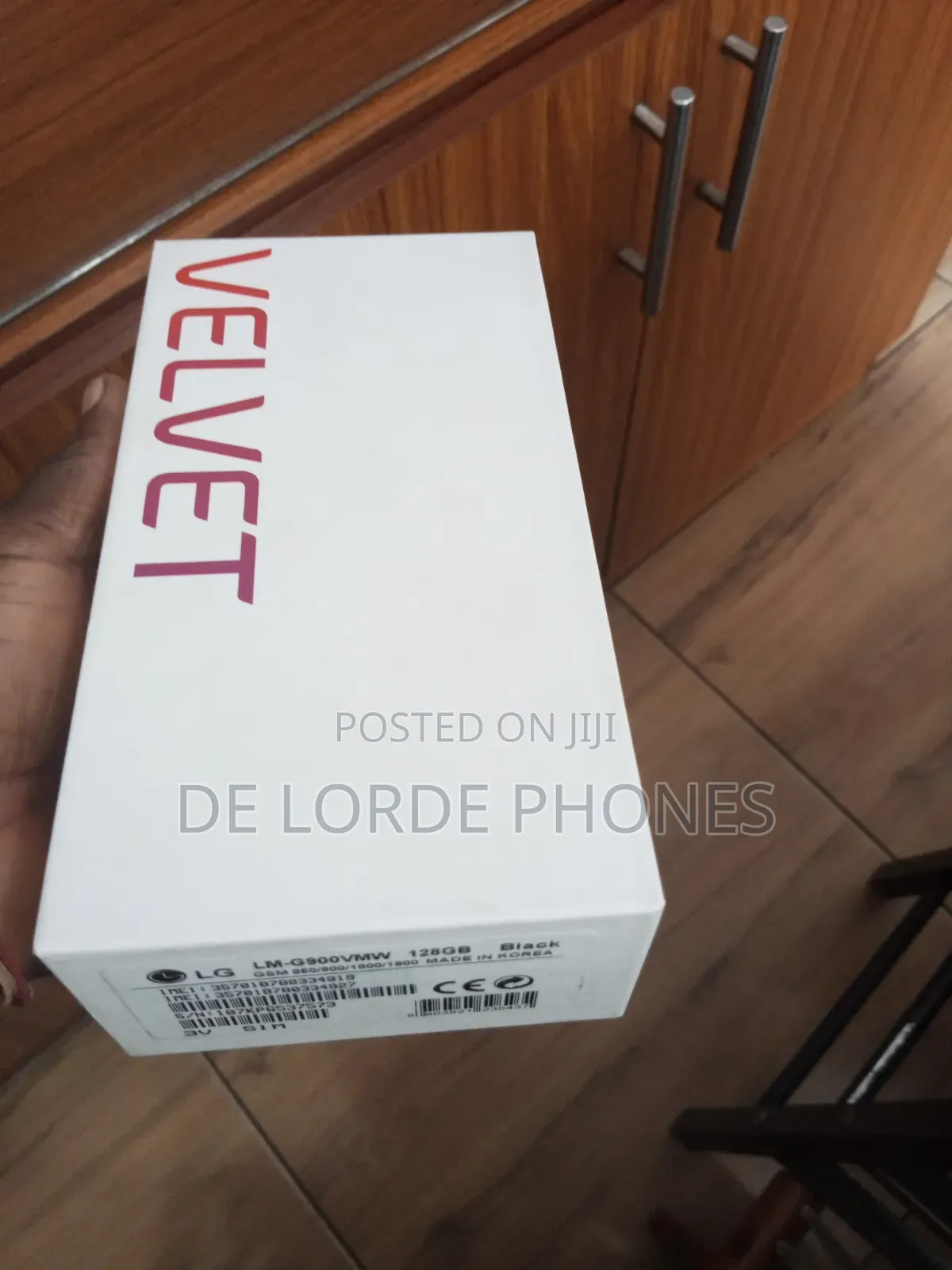 New LG Velvet 128 GB Black