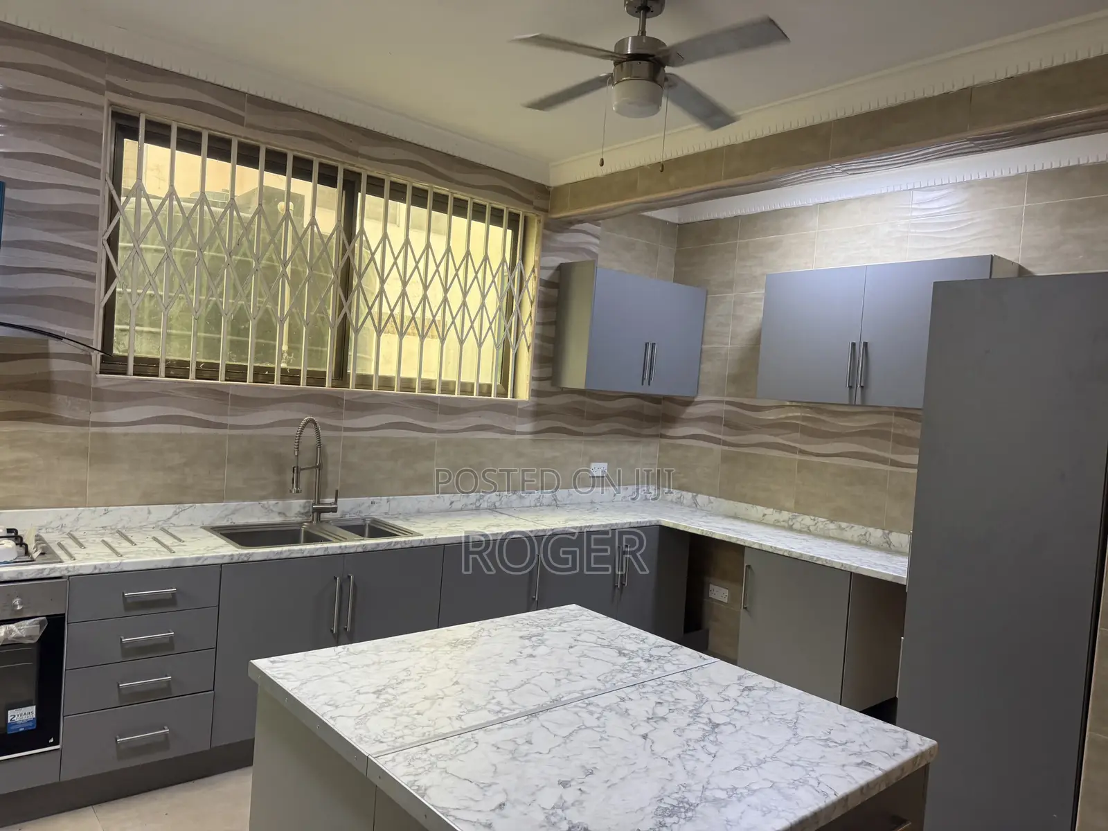 8bdrm House in East Legon for rent