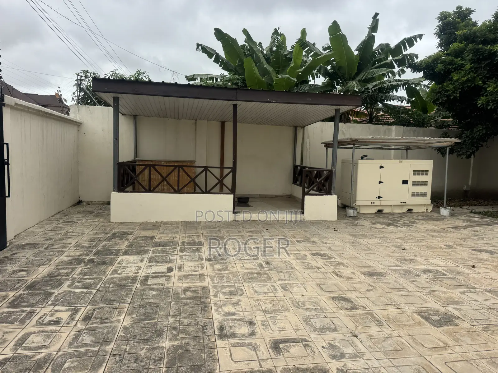 8bdrm House in East Legon for rent