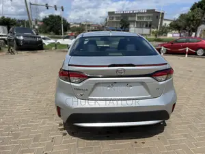 Toyota Corolla LE 2022 Silver