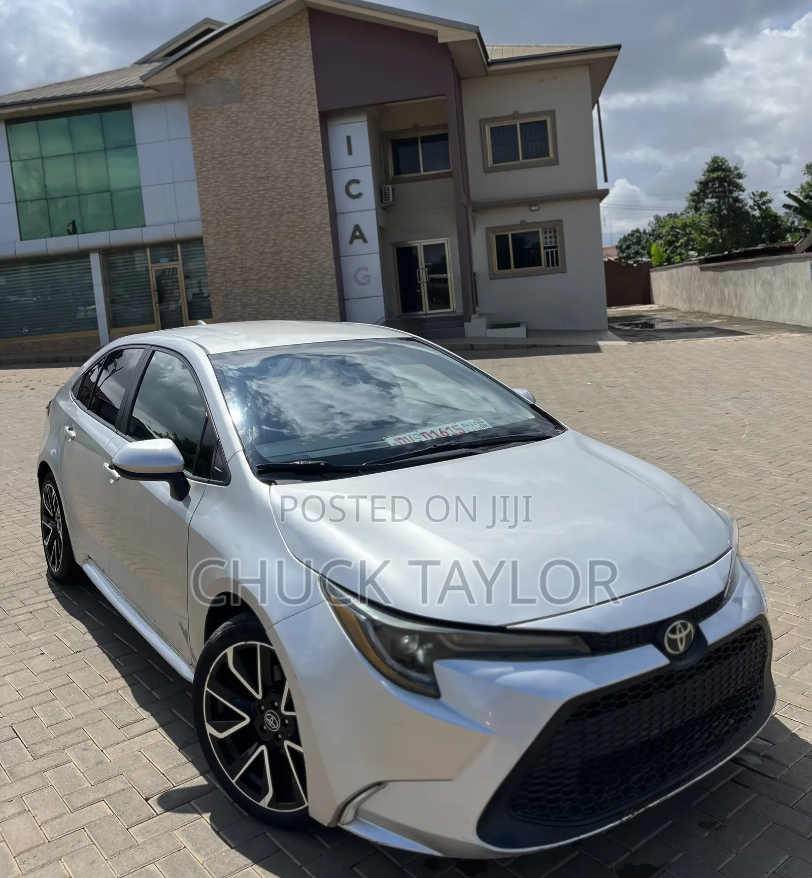 Toyota Corolla LE 2022 Silver