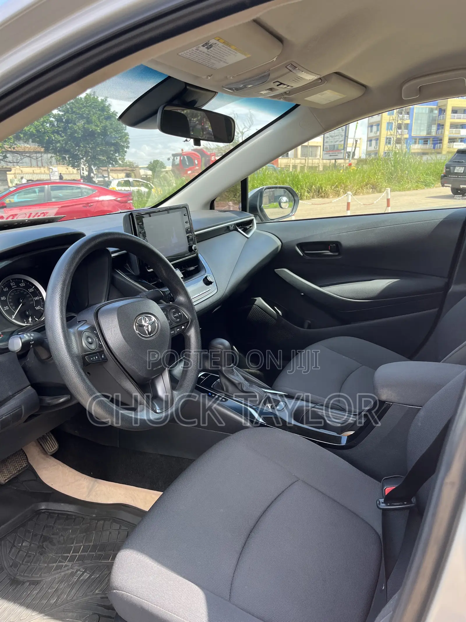 Toyota Corolla LE 2022 Silver