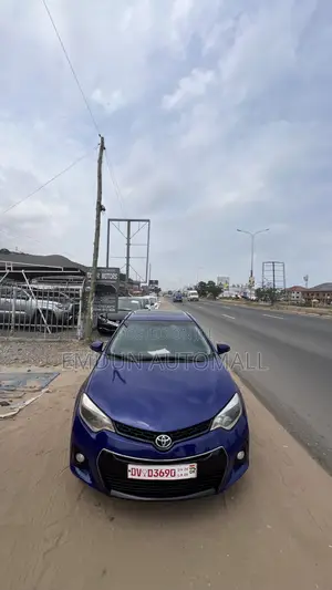 Toyota Corolla LE 4dr Sedan (1.8L 4cyl CVT) 2015 Blue