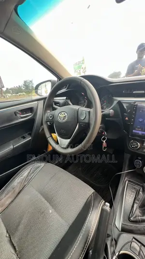 Toyota Corolla LE 4dr Sedan (1.8L 4cyl CVT) 2015 Blue