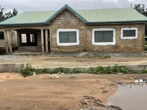 4bdrm Bungalow in Owner, Manhean for sale