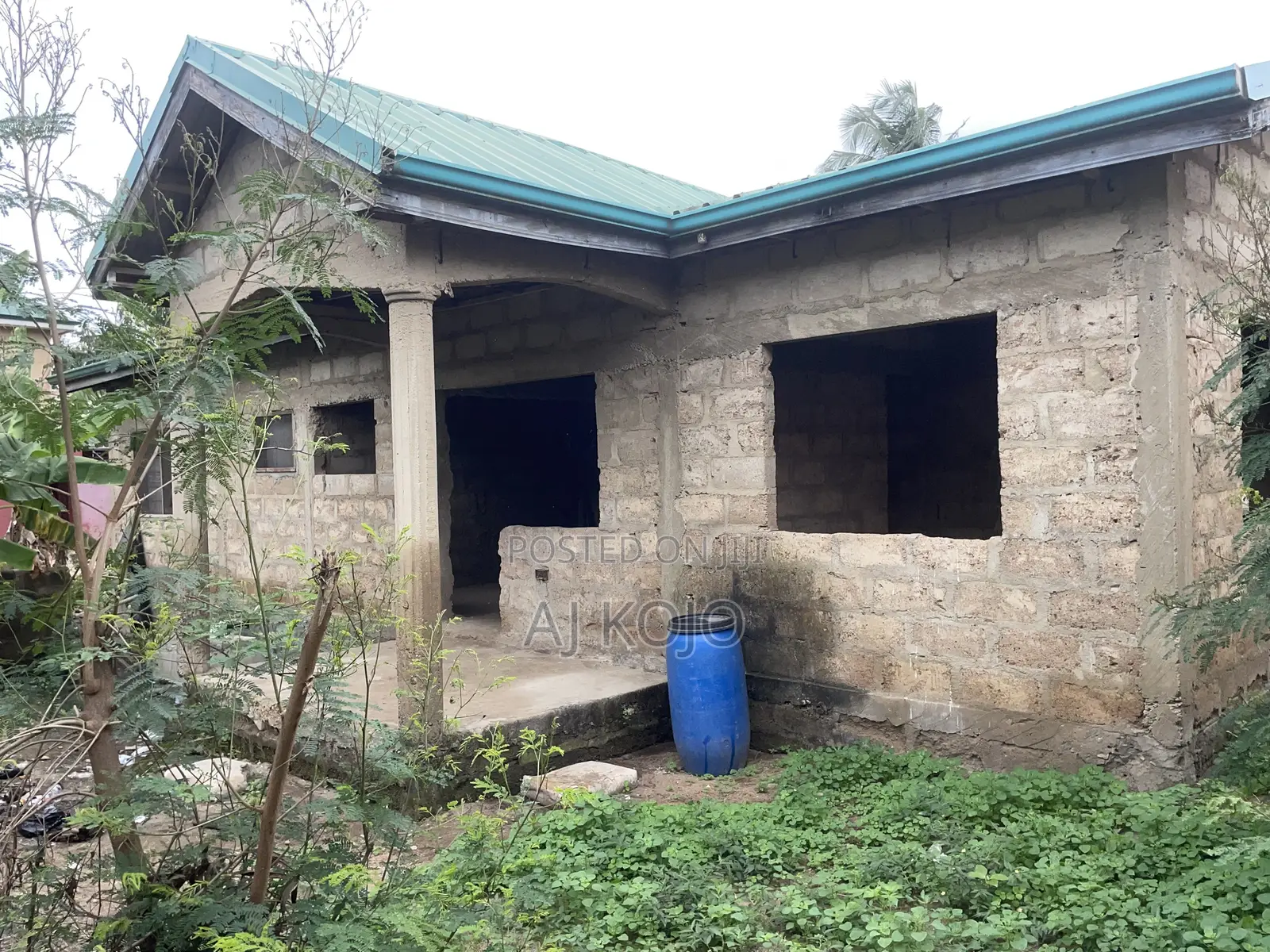 4bdrm Bungalow in Manhean for sale